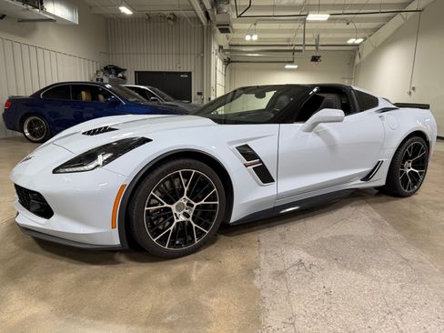 Used 2019 Chevrolet Corvette Grand Sport Coupe w/ 2LT RWD image 10