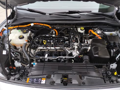 Used 2021 Ford Escape SE image 21