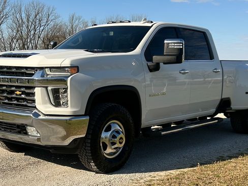 Used 2021 Chevrolet Silverado 3500 LTZ image 9