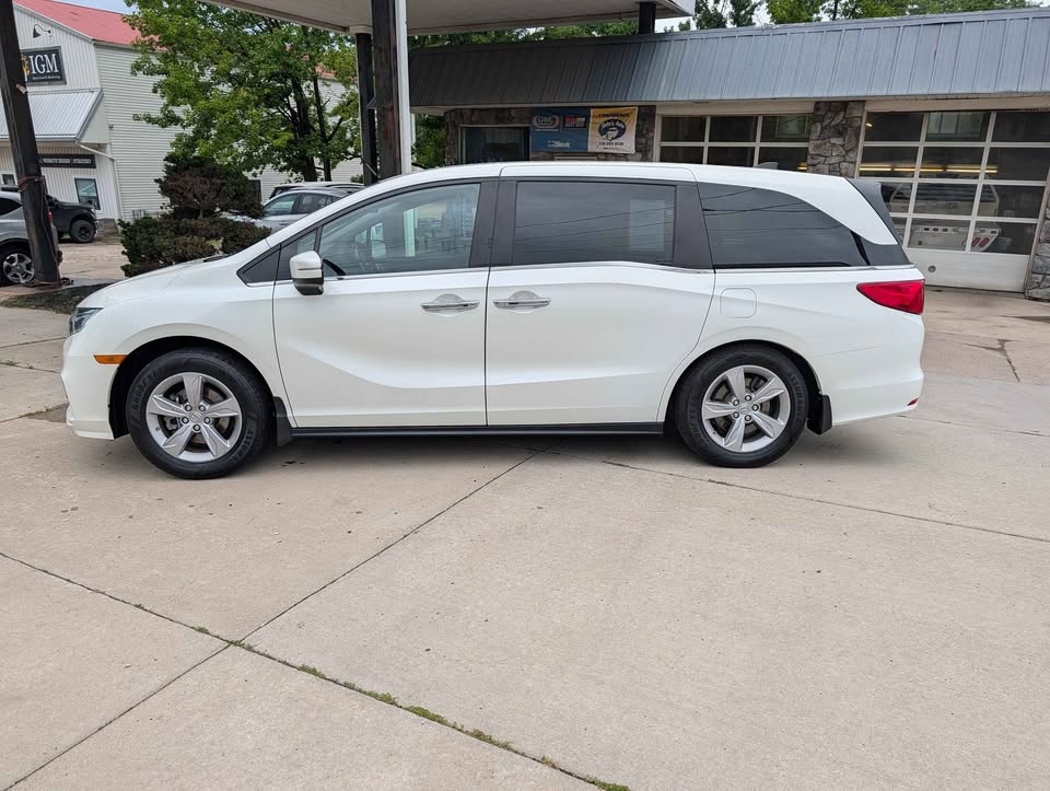 Used 2018 Honda Odyssey EX-L image 2