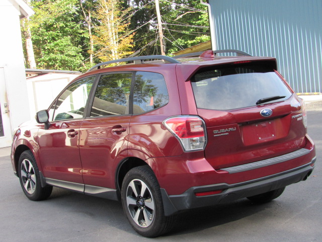 Used 2017 Subaru Forester 2.5i Premium AWD/4WD image 7