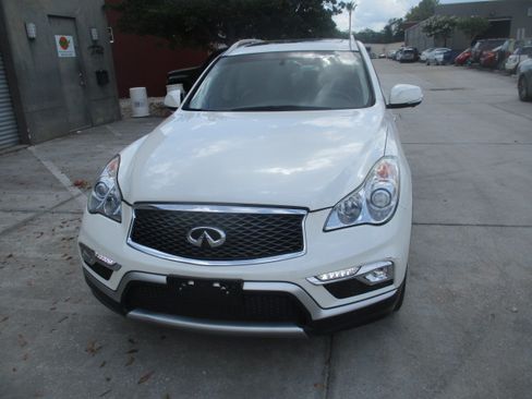 Used 2017 INFINITI QX50 Journey image 3