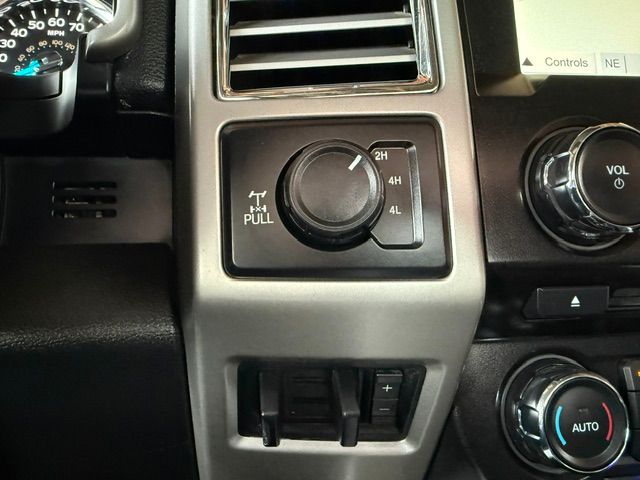 Used 2017 Ford F250 4x4 Crew Cab Super Duty image 15