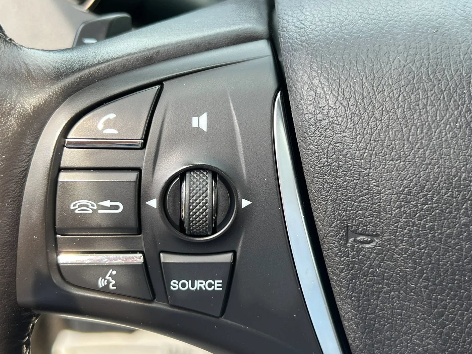 Used 2016 Acura TLX V6 FWD image 11