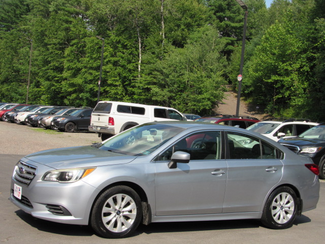 Used 2016 Subaru Legacy 2.5i Premium AWD/4WD image 2