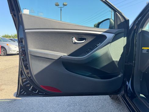 Used 2016 Hyundai Elantra GT image 22