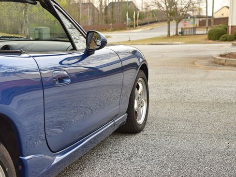Used 1999 MAZDA MX-5 Miata 10th Anniversary Edition image 15