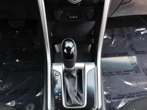 Used 2013 Hyundai Elantra GT image 18