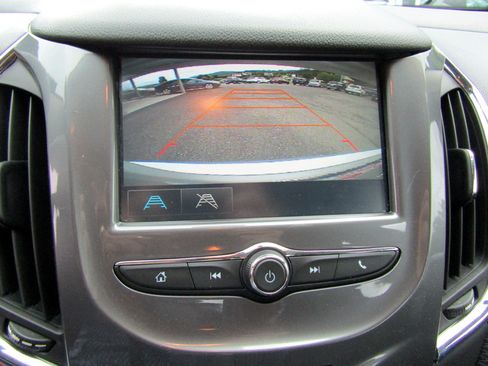 Used 2016 Chevrolet Cruze LT Sedan FWD image 21