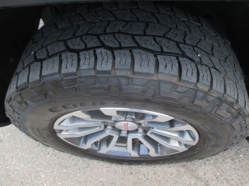 Used 2020 GMC Sierra 1500 AT4 image 26