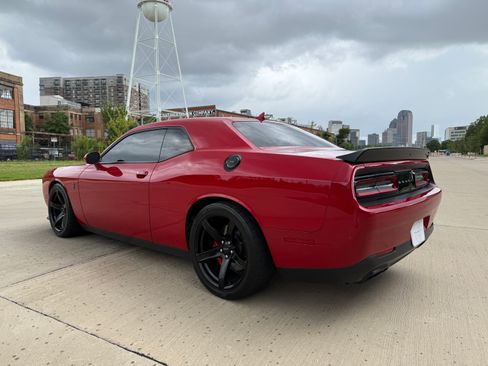 Used 2017 Dodge Challenger SRT Hellcat image 11