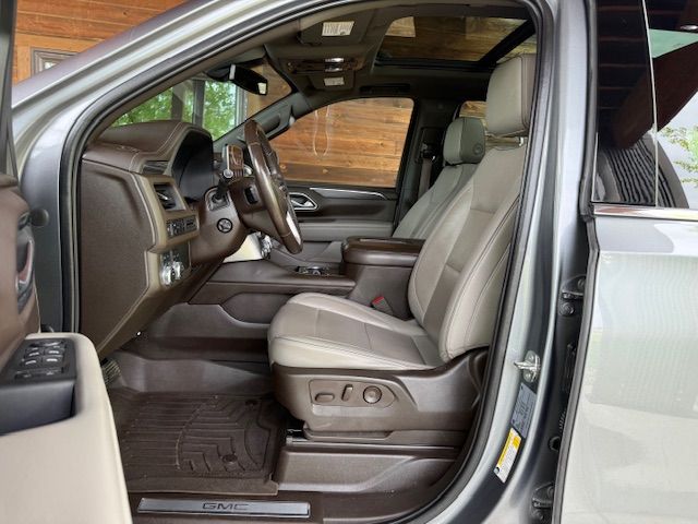Used 2021 GMC Yukon 4WD SLT image 9