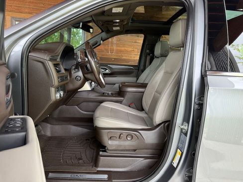 Used 2021 GMC Yukon 4WD SLT image 9