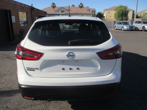 Used 2020 Nissan Rogue Sport FWD image 6