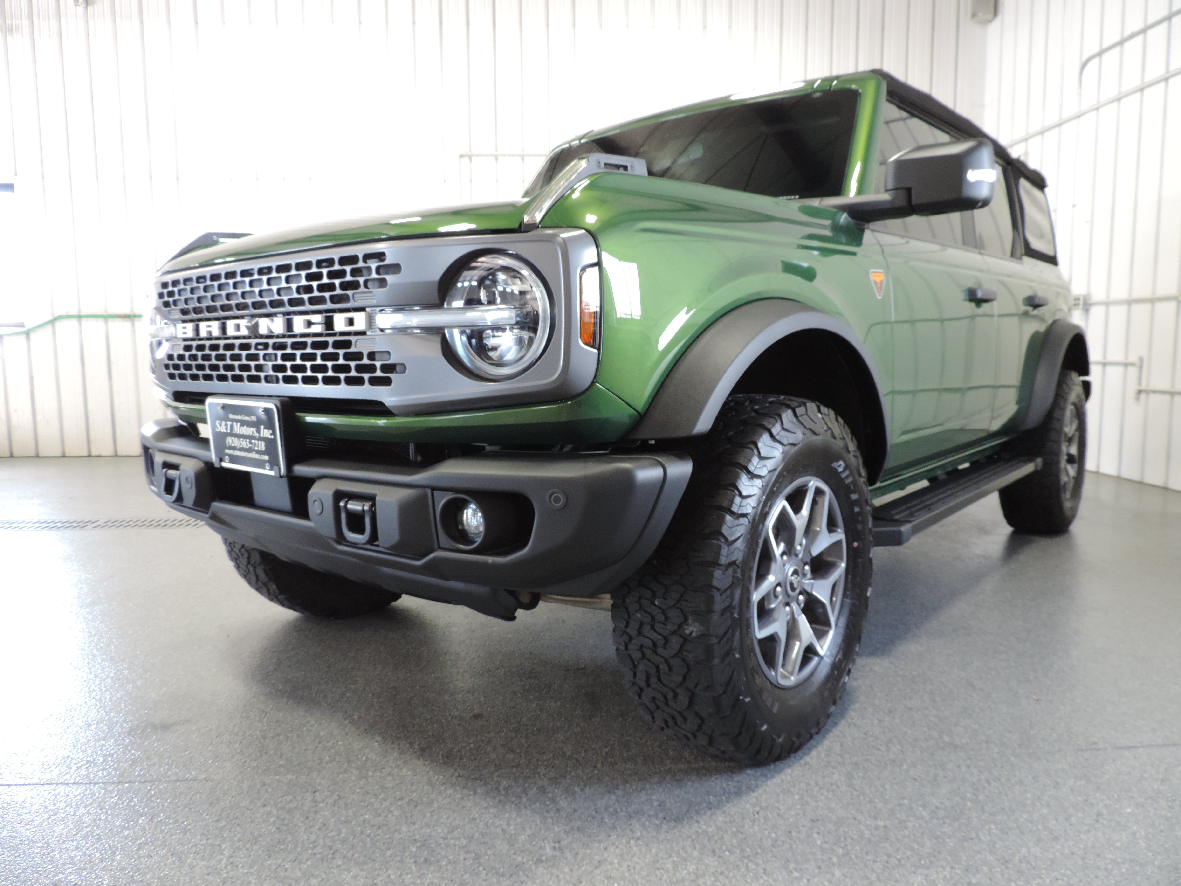 Used 2023 Ford Bronco 4-Door Badlands AWD/4WD image 9