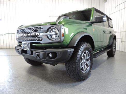 Used 2023 Ford Bronco 4-Door Badlands AWD/4WD image 9