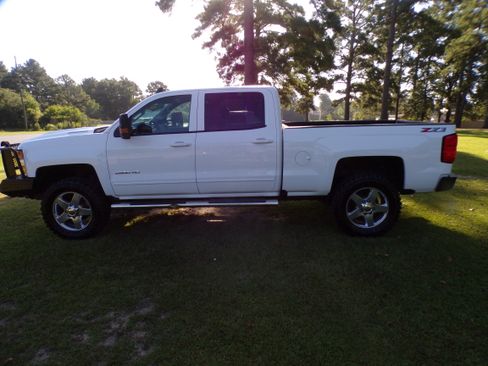 Used 2018 Chevrolet Silverado 2500 4x4 Crew Cab LT image 9