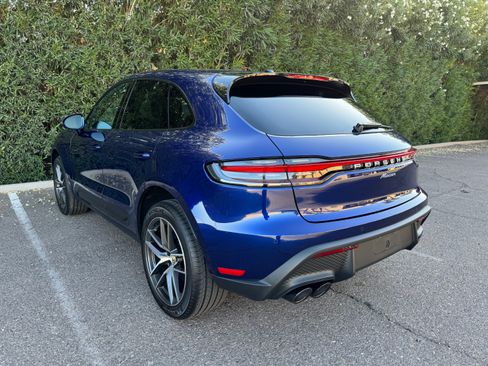 Used 2025 Porsche Macan AWD/4WD image 3