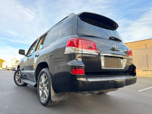 Used 2013 Lexus LX 570 image 7