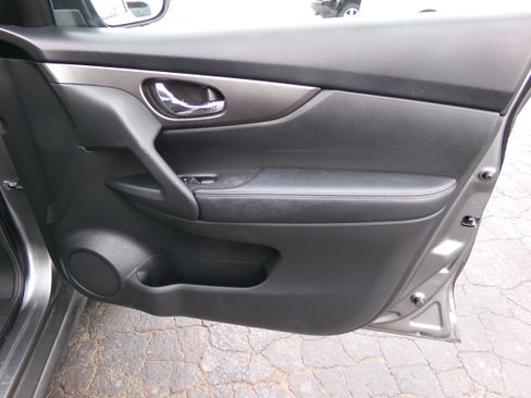 Used 2015 Nissan Rogue SV image 13