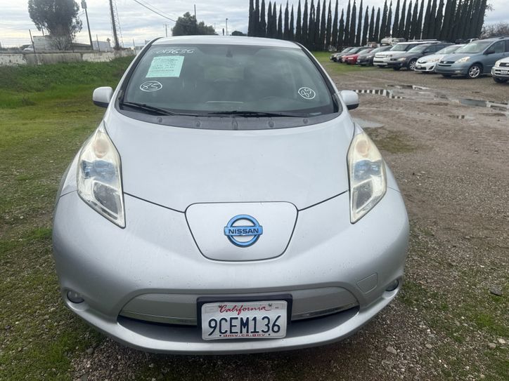 Used 2013 Nissan Leaf FWD image 2