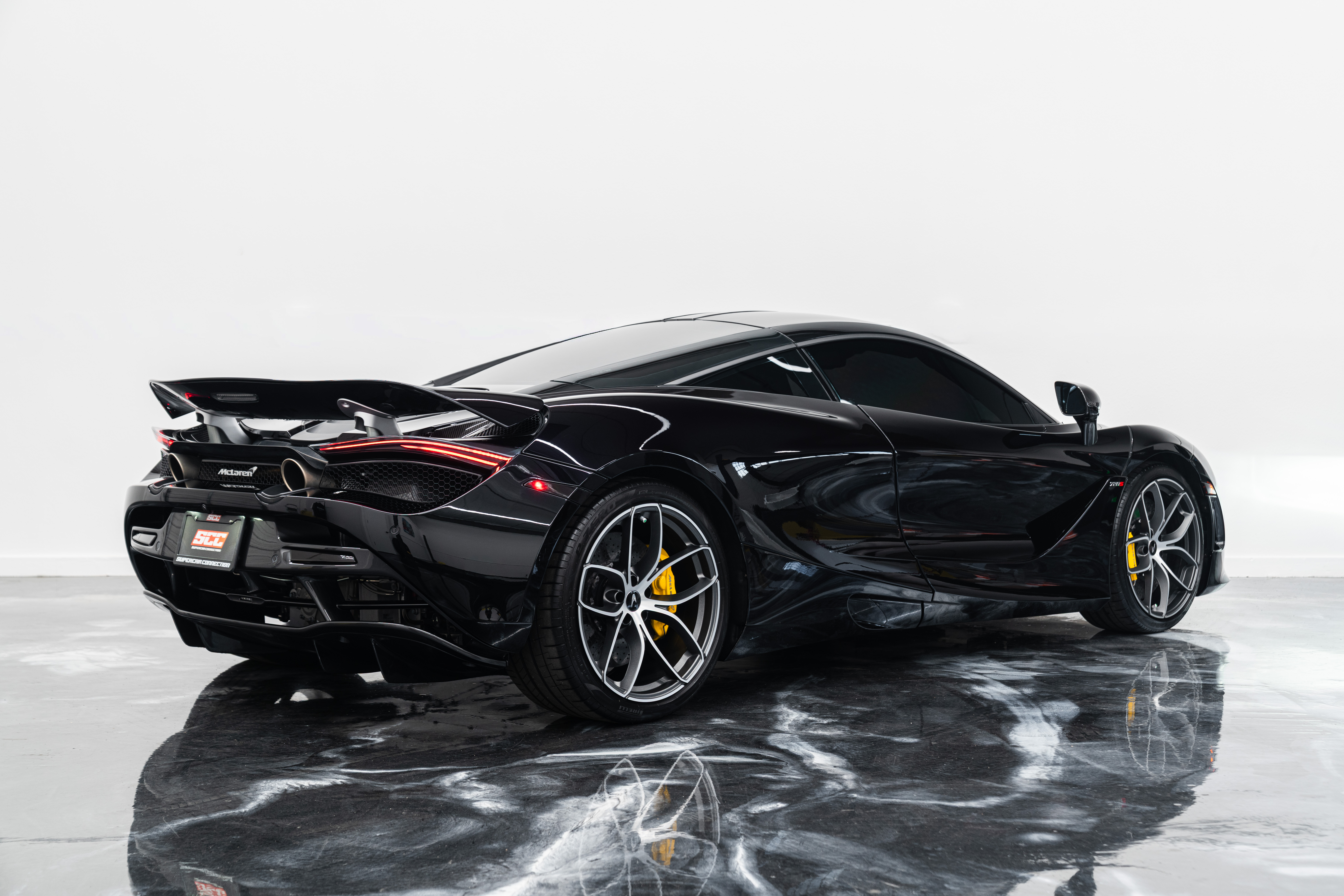 Used 2021 McLaren 720S Performance RWD image 4