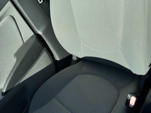 Used 2012 Hyundai Accent GLS image 15