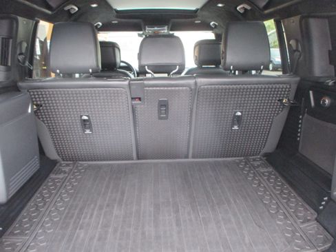 Used 2023 Land Rover Defender 110 SE AWD/4WD image 19