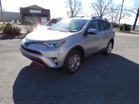 Used 2017 Toyota RAV4 Limited image 1