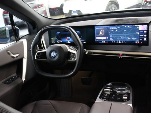Used 2024 BMW iX xDrive50 AWD/4WD image 36