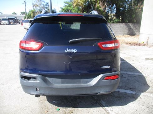 Used 2016 Jeep Cherokee Latitude image 4