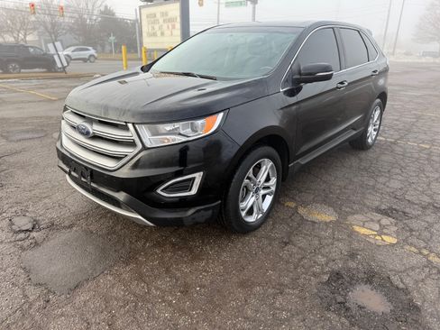 Used 2018 Ford Edge Titanium image 3