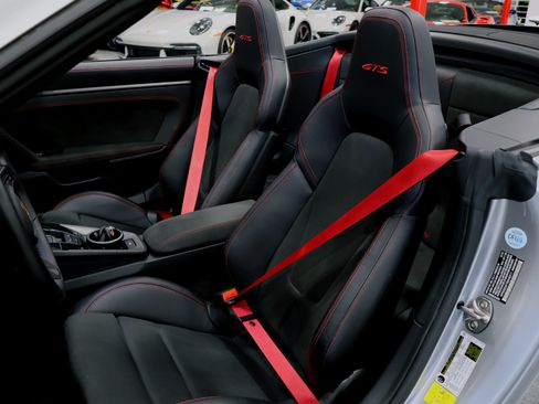 Used 2024 Porsche 911 Carrera GTS image 9