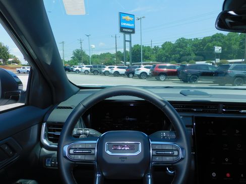 Used 2026 GMC Terrain FWD Elevation image 2