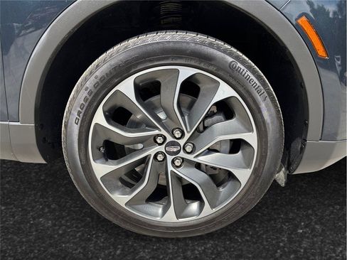 Used 2021 Lincoln Nautilus Reserve image 13