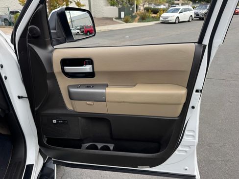 Used 2011 Toyota Sequoia Limited image 26