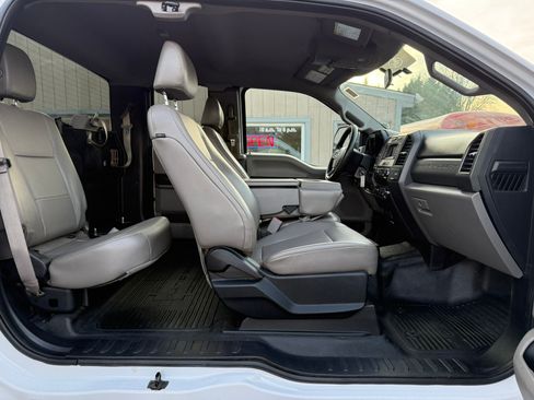 Used 2017 Ford F550 image 13