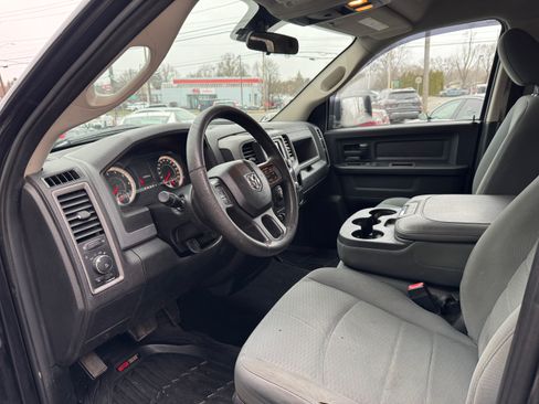 Used 2017 RAM 1500 Express image 2