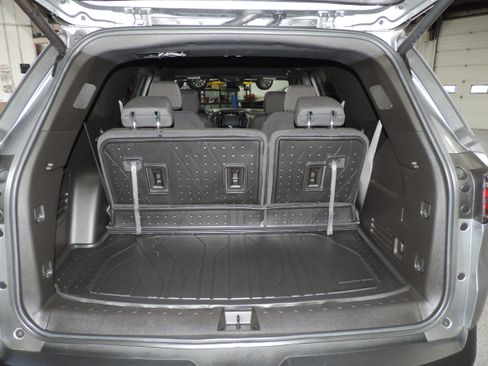 Used 2023 Chevrolet Traverse LT image 21
