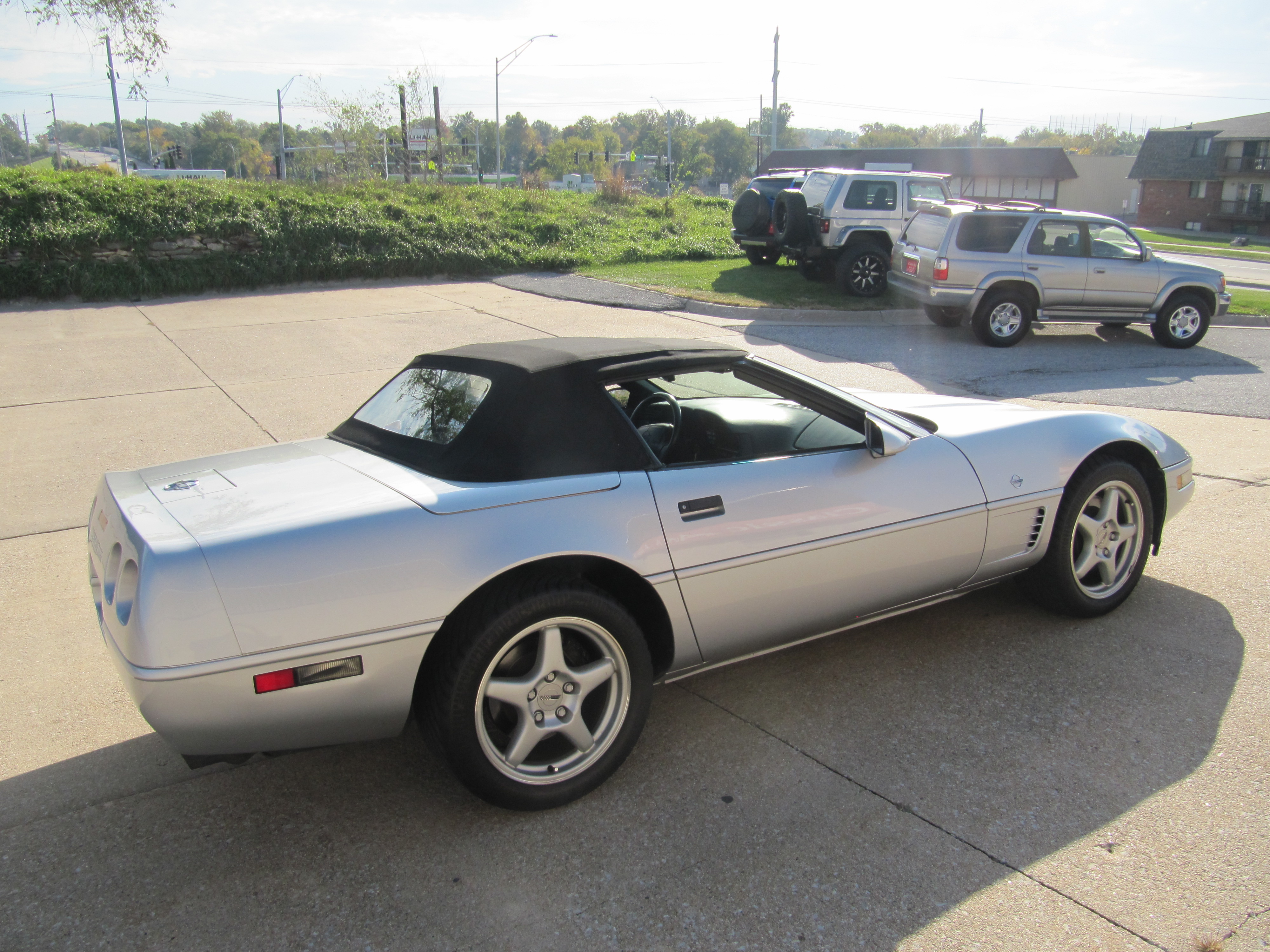Used 1996 Chevrolet Corvette Convertible RWD image 9