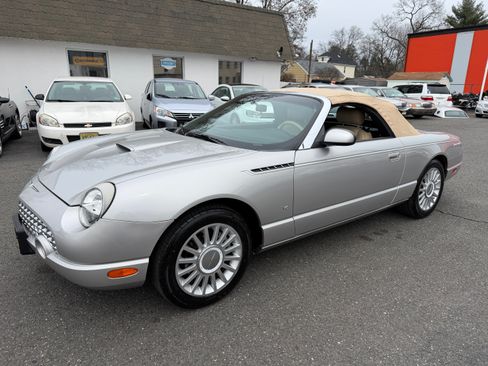 Used 2004 Ford Thunderbird image 19