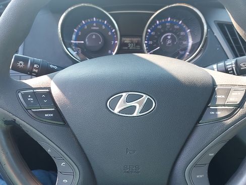 Used 2012 Hyundai Sonata image 11