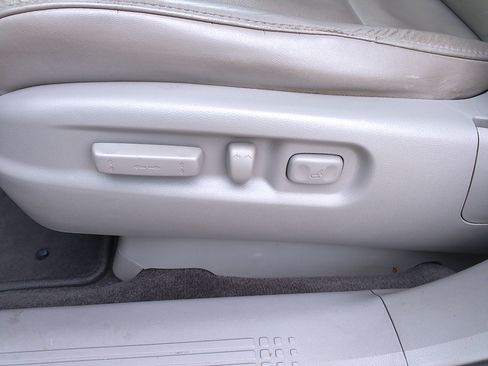 Used 2011 Honda Pilot Touring image 38