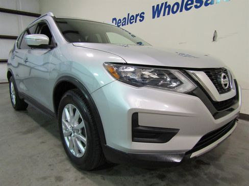 Used 2017 Nissan Rogue SV image 7