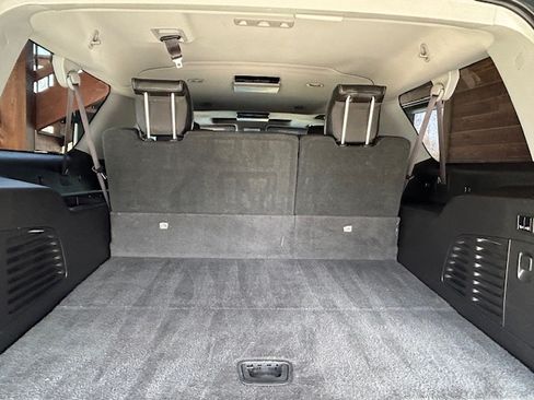 Used 2016 GMC Yukon XL Denali image 16