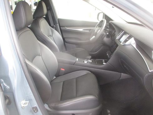 Used 2022 INFINITI QX50 AWD Luxe image 9