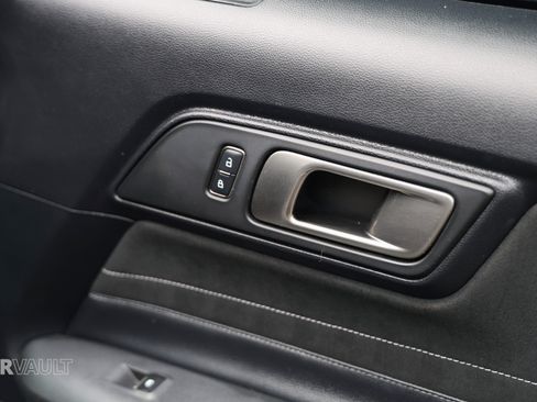 Used 2016 Ford Mustang Shelby GT350 image 25