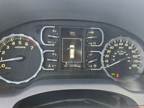Used 2020 Toyota Tundra 4x4 Double Cab Limited image 11