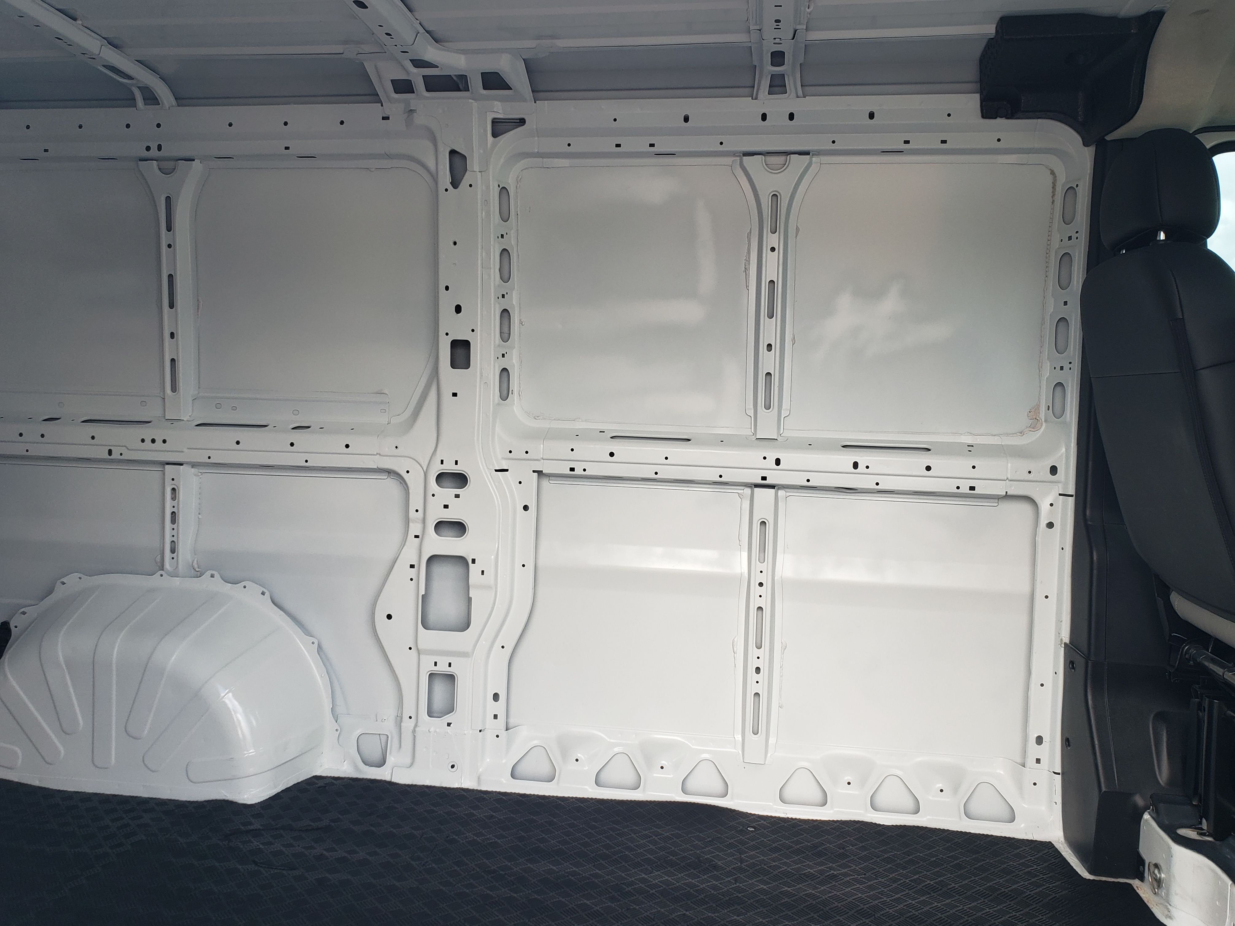Used 2025 RAM ProMaster 2500 136 FWD image 10