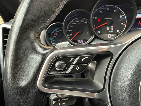 Used 2017 Porsche Cayenne image 19